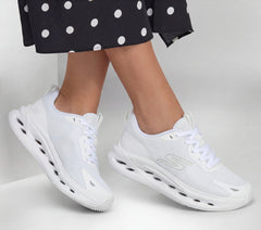 Skechers Max Cushioning Glide-Step - Tukker