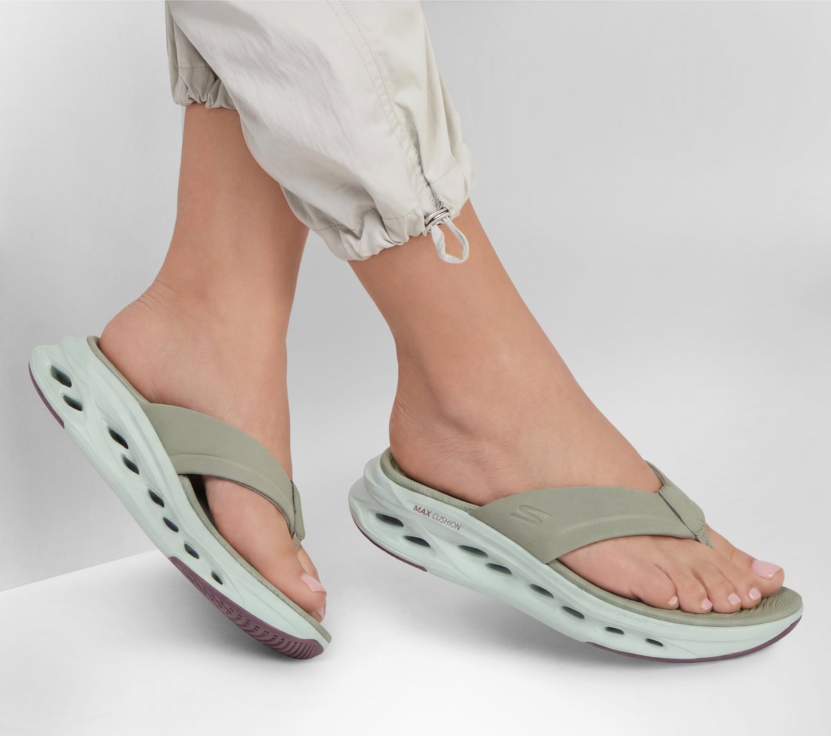 Skechers Max Cushioning Glide-Step Sandal - Audra