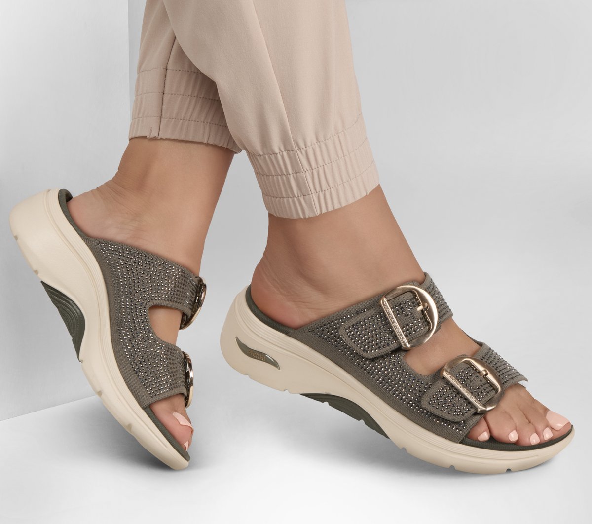 Skechers Martha Stewart: GO WALK Arch Fit 2.0 Sandal - Showstopper