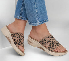 Skechers GO WALK Arch Fit 2.0 Sandal - Remi